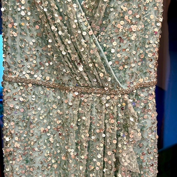 Mac Duggal SEQUINED FAUX WRAP RUFFLE CAP SLEEVE GOWN NWT SIZE 2 - Picture 5 of 5